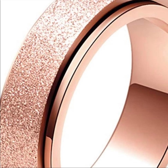 🦋3/$30🦋Rose Gold Tone Stainless Steel Fidget Spinner Ring, Size 10 - Picture 7 of 9